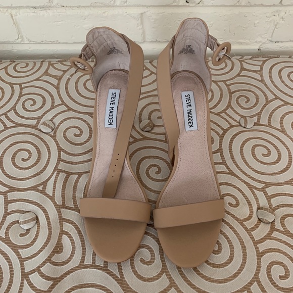 Steve Madden Tan Sandals - Picture 1 of 3